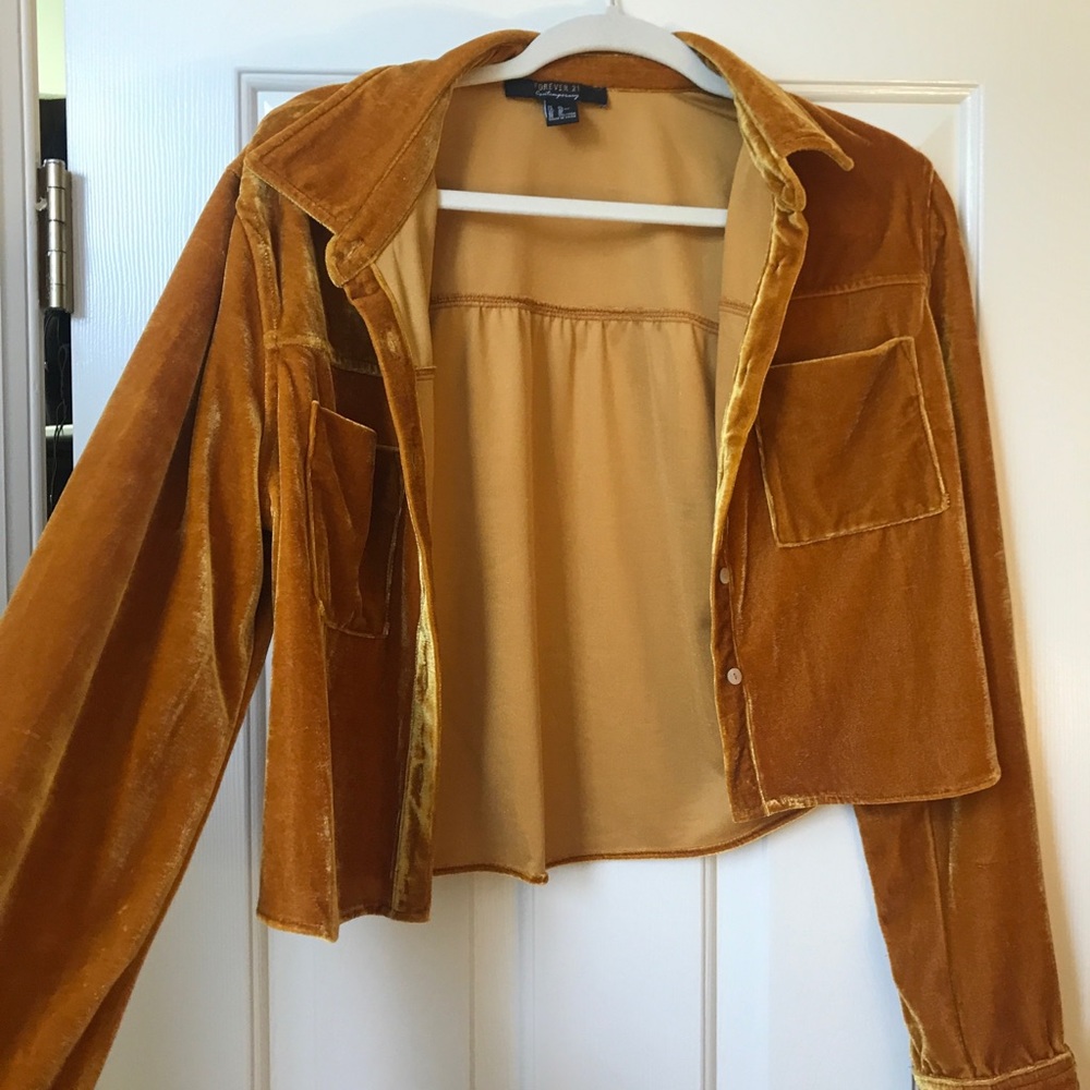 Cool 70’s style cropped velvet mustard jacket